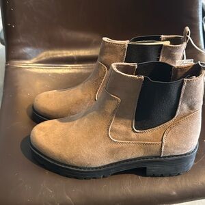 Old Navy New Faux Suede Tan Chelsea Boots